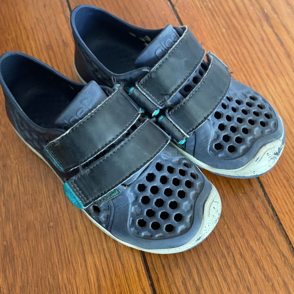 Plae unisex water shoes